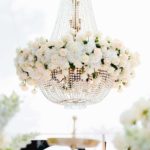 Kroonluchter Met Verse Bloemen Wedding 2